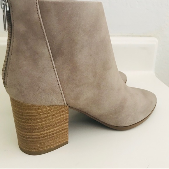 NEW Clay Ankle booties with wooden heel - Picture 2 of 4